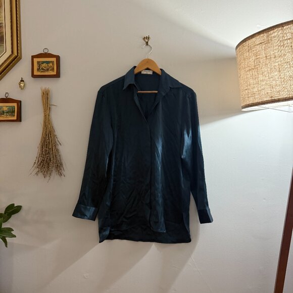 Aritzia Babaton Sable Satin Shirt Button Up Silk XS - Picture 3 of 5